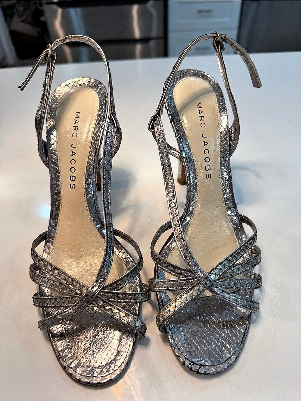 Marc Jacobs Strappy Snakeskin-Texture Heels in metal Silver EU 38👠